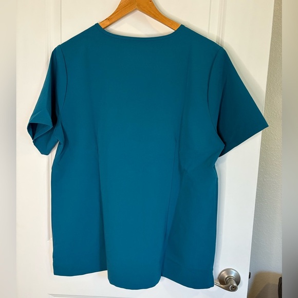 Figs Pacific Blue Catarina One Pocket Scrub Top Size XL NWT - Picture 5 of 8